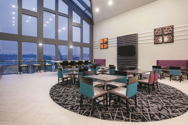 La Quinta Inn & Suites by Wyndham Dublin Pleasanton image 4